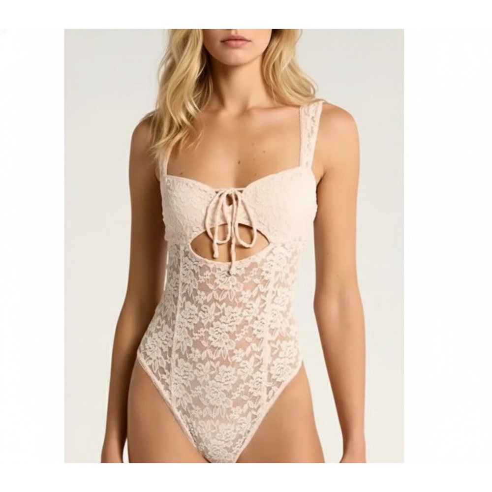 New $79 Free People Intimately Women's Strike A Pose Bodysuit Peach Medium M